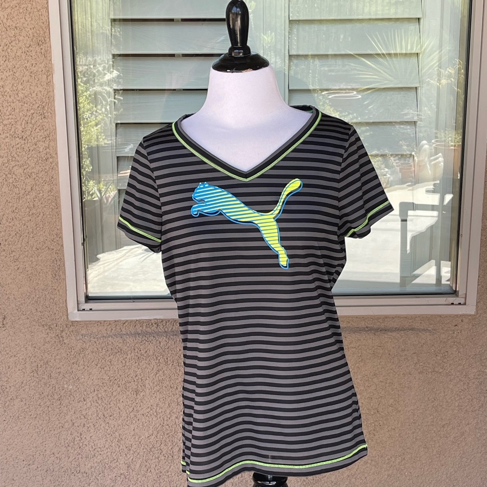 NWOT - PUMA - Fitted V-Neck T-Shirt